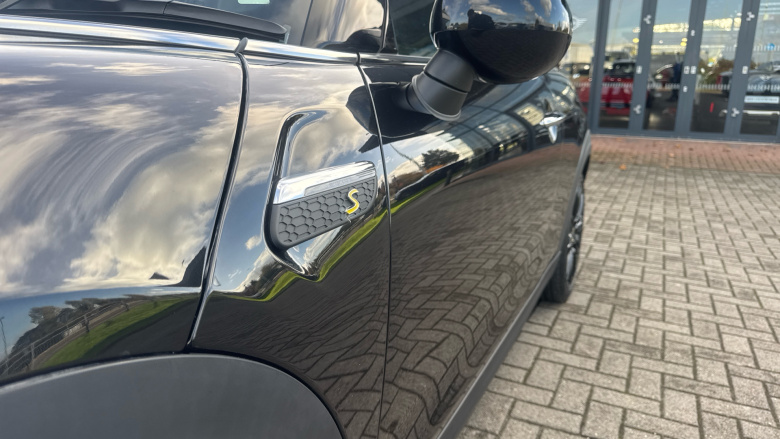 MINI Hatchback 135kW Cooper S Level 2 33kWh 3dr Auto Electric Hatchback